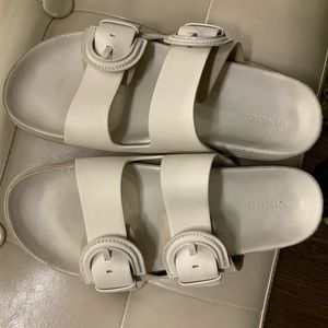 COPY - Vince Glyn Sandal Size 9.5 cream/beige